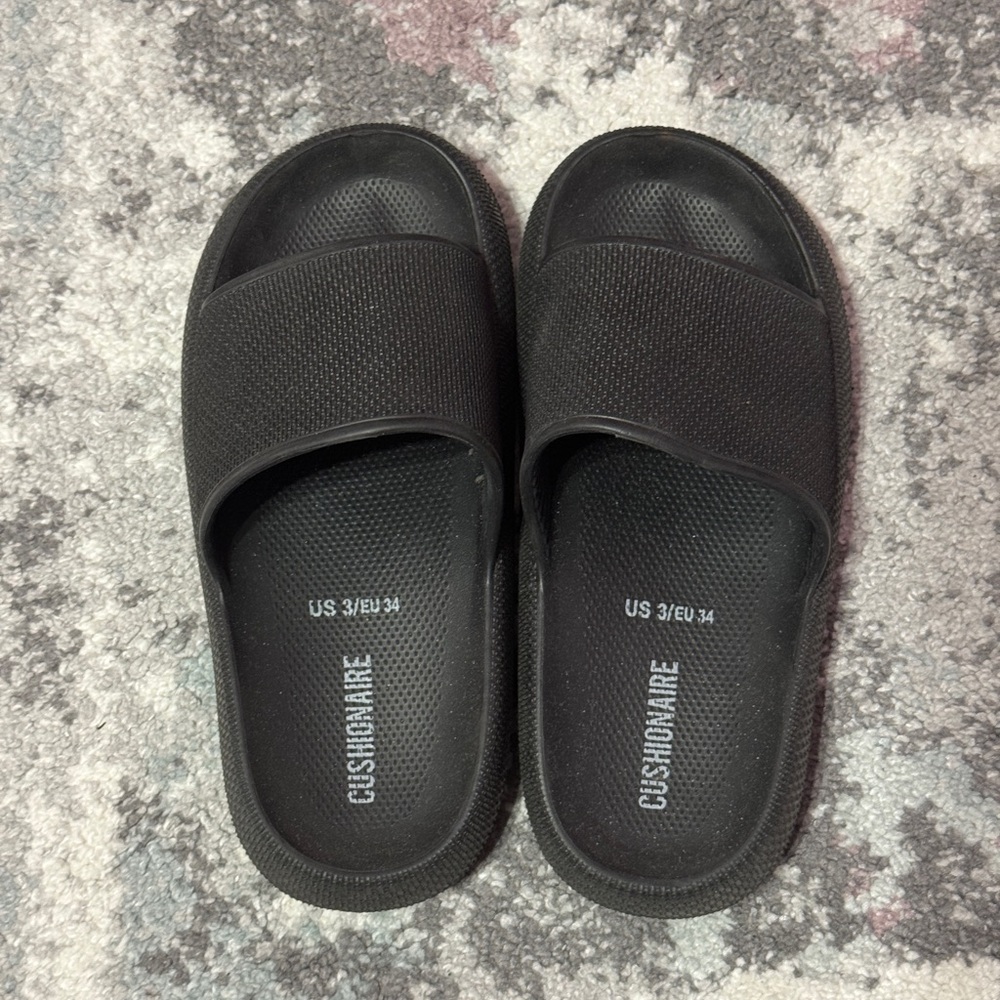 Cushionaire Kids Black Slide Sandals
